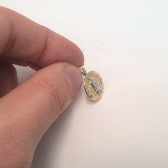 10K REAL SOLID GOLD MEDALLION PENDANT OUR LADY OF GUADALUPE PRAY FOR US 1.8gr - Picture 7 of 8